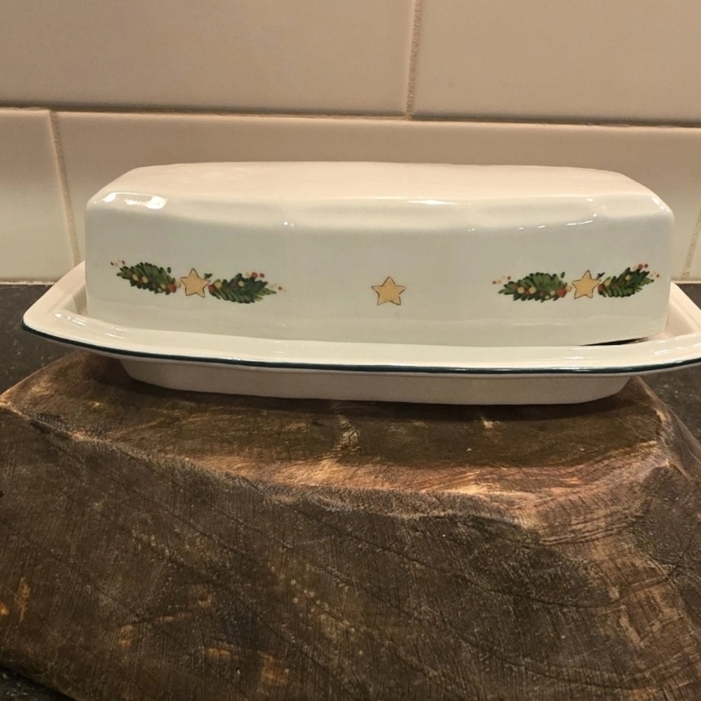 Pfaltzgraff Holiday Heritage Butter Dish